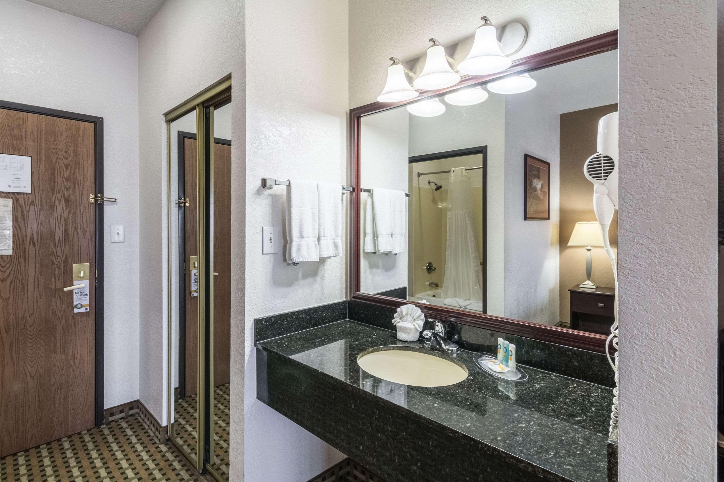 Quality Suites Burleson - Ft Worth Exterior foto