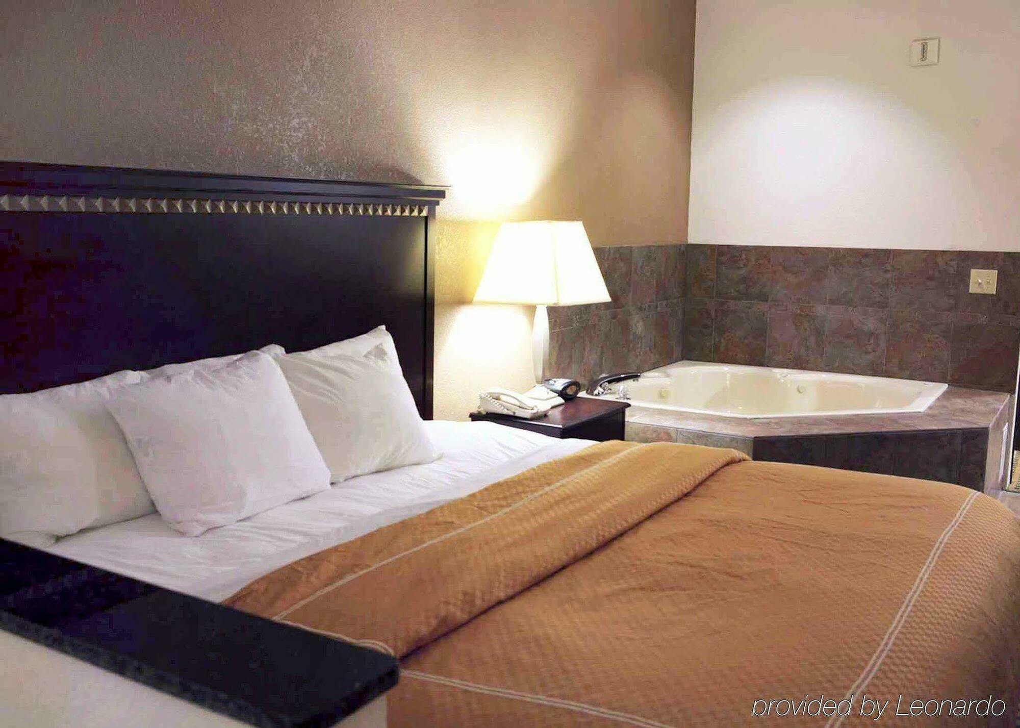 Quality Suites Burleson - Ft Worth Zimmer foto